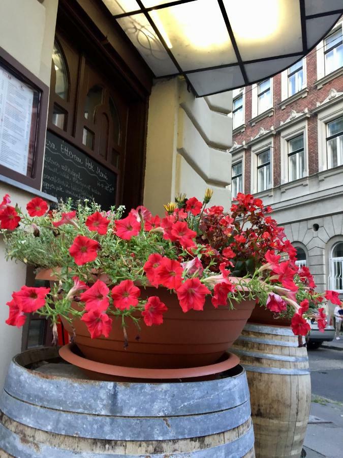 Buda Boutique Apartment Budapest Bagian luar foto